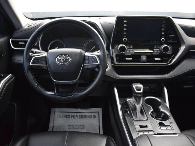 used 2022 Toyota Highlander car, priced at $33,890