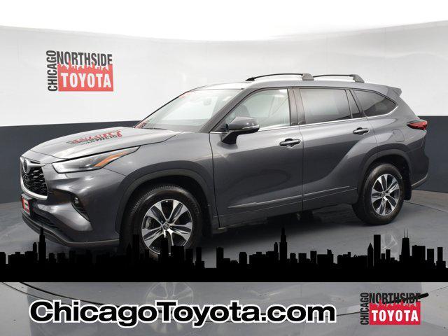 used 2022 Toyota Highlander car, priced at $36,490