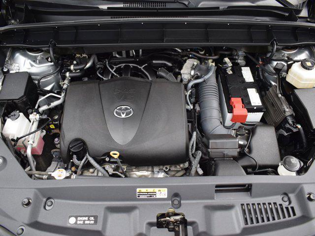 used 2022 Toyota Highlander car, priced at $32,490