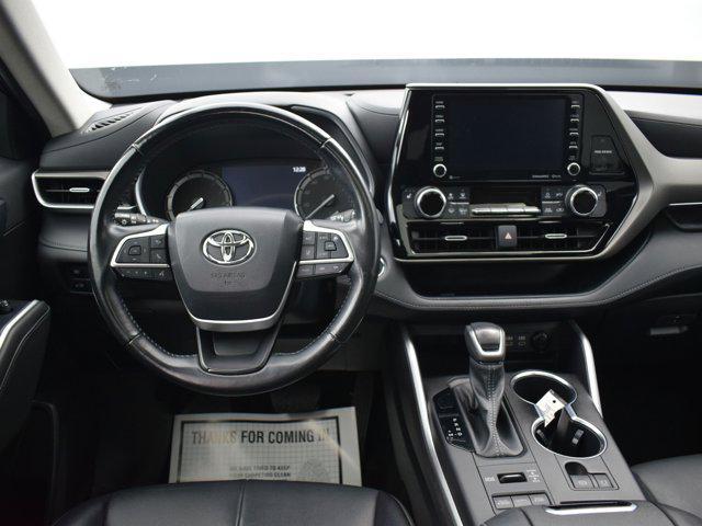 used 2022 Toyota Highlander car, priced at $31,990