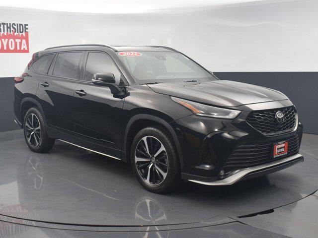 used 2022 Toyota Highlander car, priced at $40,490