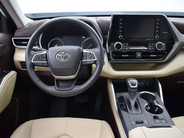 used 2022 Toyota Highlander Hybrid car, priced at $45,990