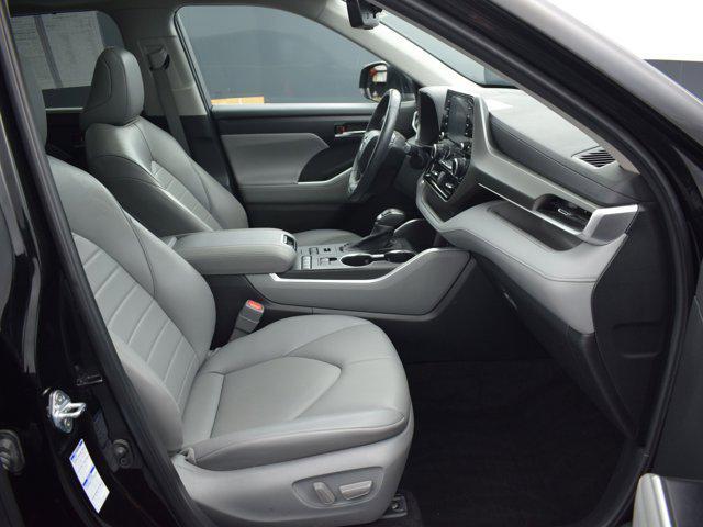 used 2022 Toyota Highlander car, priced at $36,990