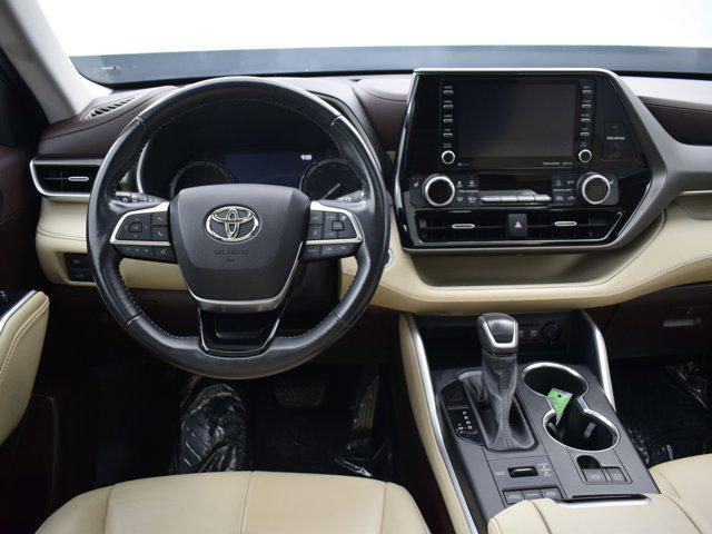 used 2021 Toyota Highlander car, priced at $32,490