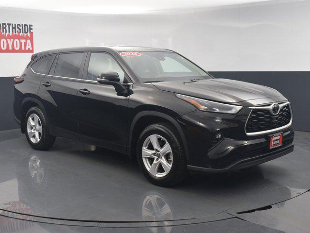 used 2024 Toyota Highlander car, priced at $37,490