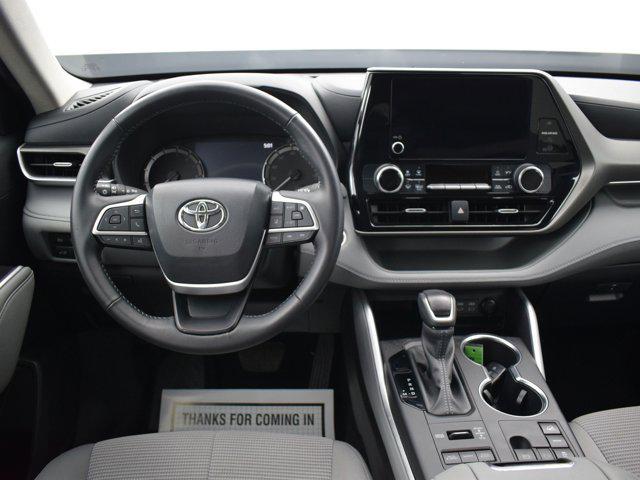 used 2024 Toyota Highlander car, priced at $37,490