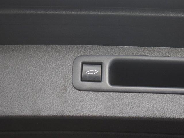used 2022 Toyota Highlander car, priced at $38,990