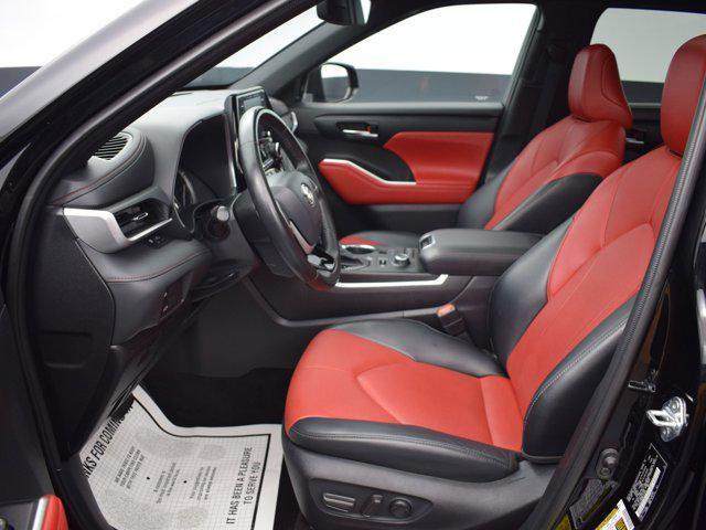 used 2022 Toyota Highlander car, priced at $38,990