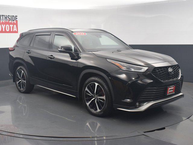 used 2022 Toyota Highlander car, priced at $38,990