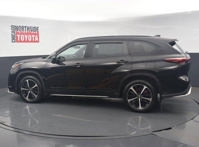 used 2022 Toyota Highlander car, priced at $38,990
