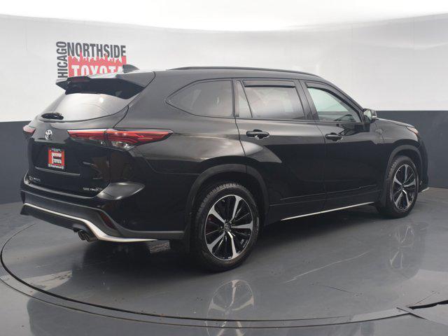 used 2022 Toyota Highlander car, priced at $38,990