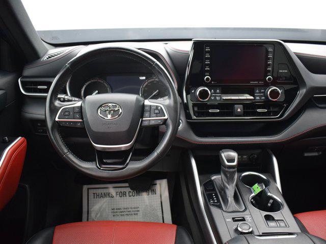 used 2022 Toyota Highlander car, priced at $38,990
