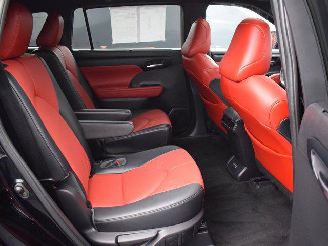 used 2022 Toyota Highlander car, priced at $38,990