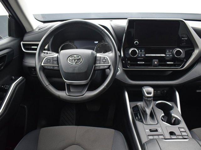 used 2023 Toyota Highlander car, priced at $31,890