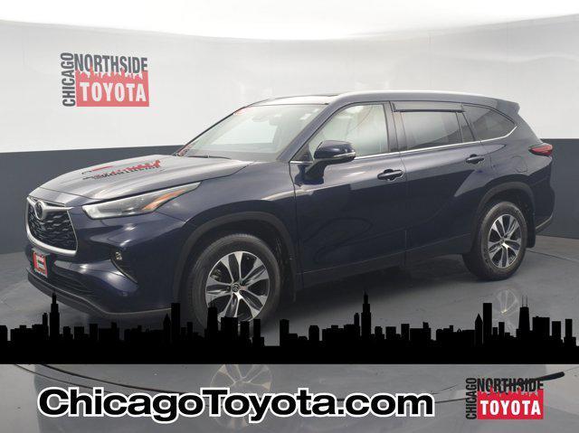 used 2022 Toyota Highlander car, priced at $37,490