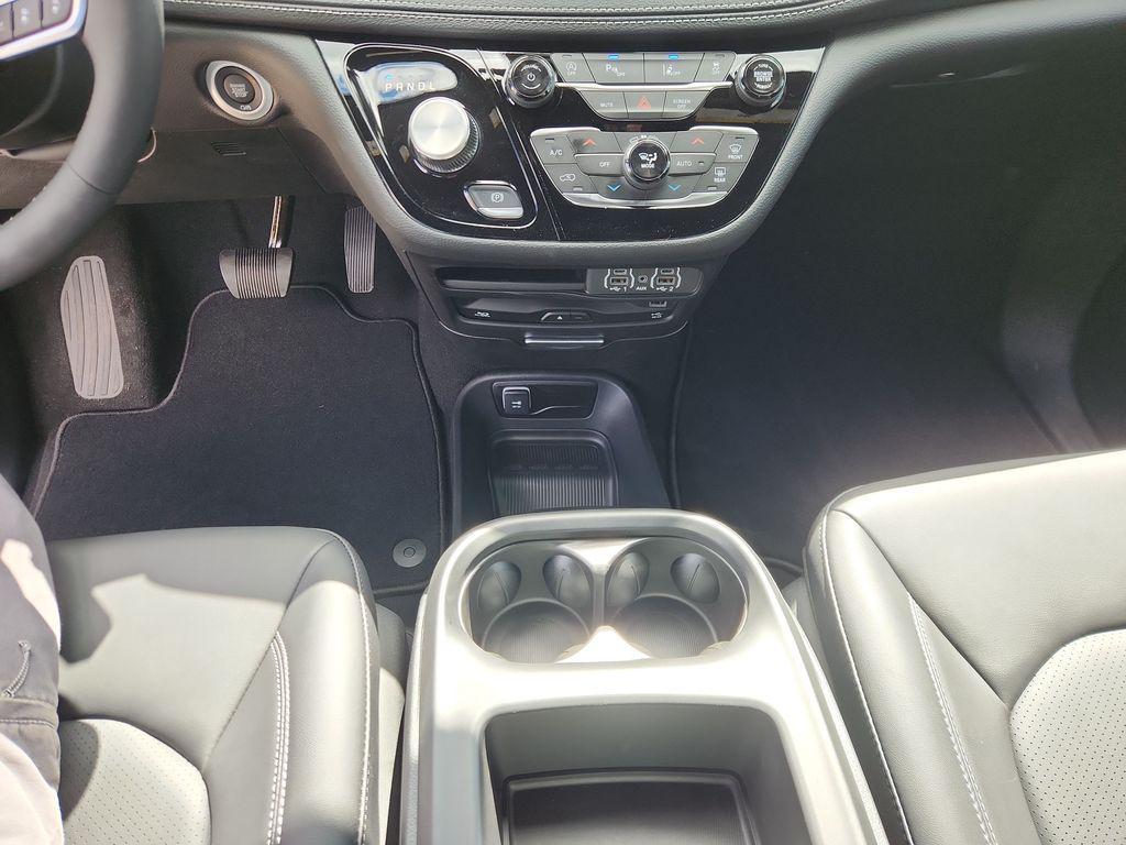new 2025 Chrysler Pacifica car, priced at $44,757