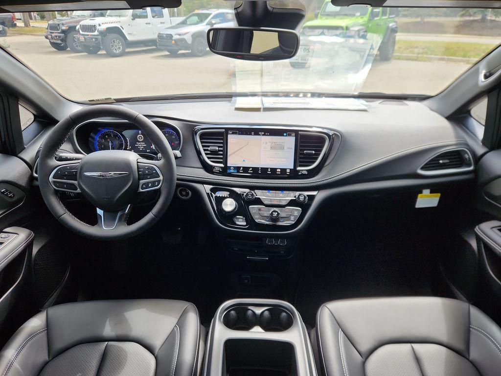 new 2025 Chrysler Pacifica car, priced at $44,757