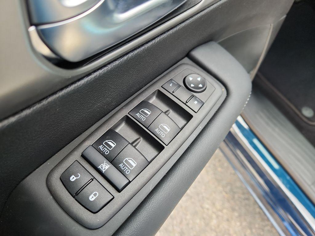 new 2025 Chrysler Pacifica car, priced at $44,757
