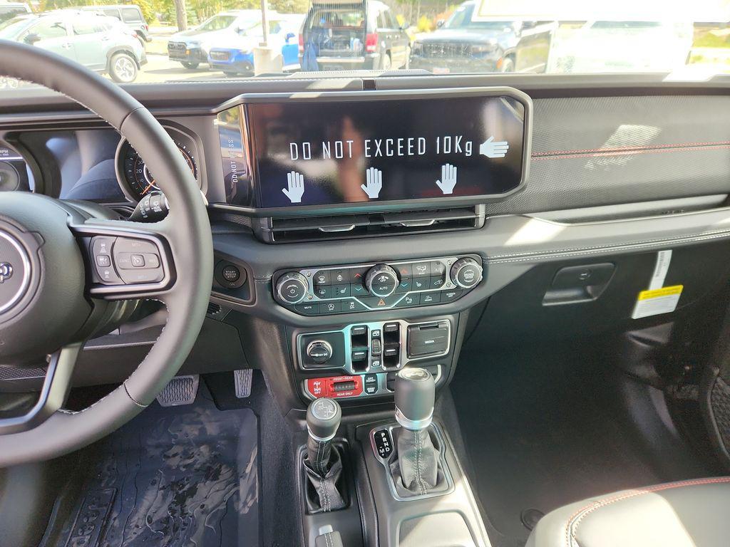 new 2025 Jeep Wrangler car, priced at $70,532
