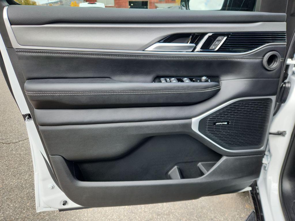 new 2025 Jeep Wagoneer L car, priced at $77,635