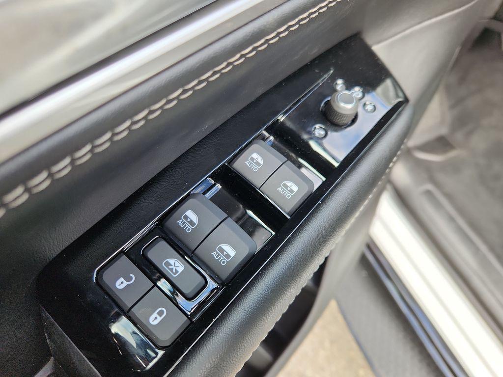 new 2025 Jeep Wagoneer L car, priced at $77,635