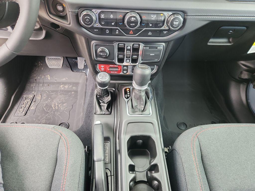 new 2025 Jeep Gladiator car, priced at $48,868
