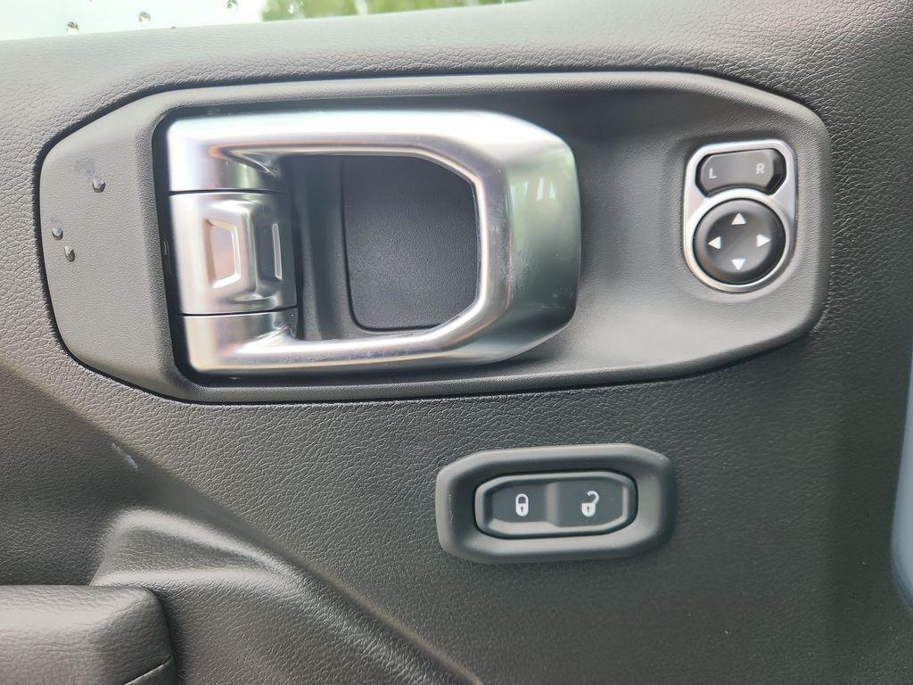 new 2025 Jeep Gladiator car, priced at $48,868
