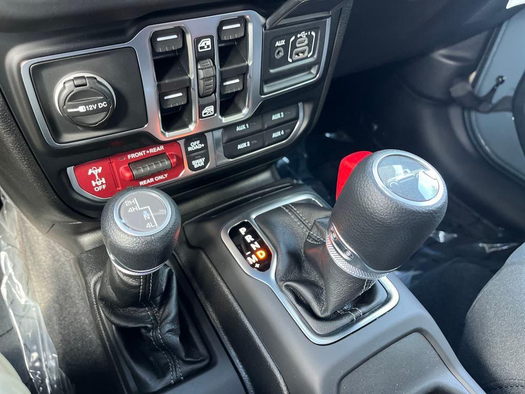 new 2025 Jeep Gladiator car, priced at $58,046