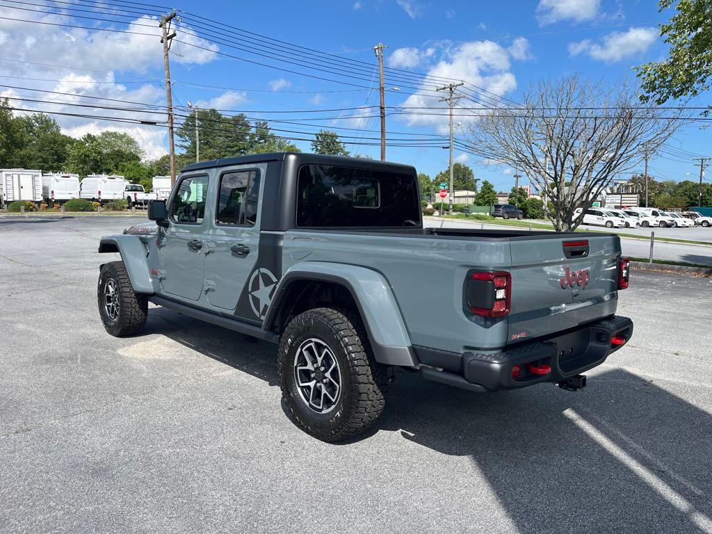new 2025 Jeep Gladiator car, priced at $58,046