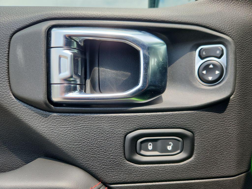 new 2025 Jeep Wrangler car, priced at $68,398