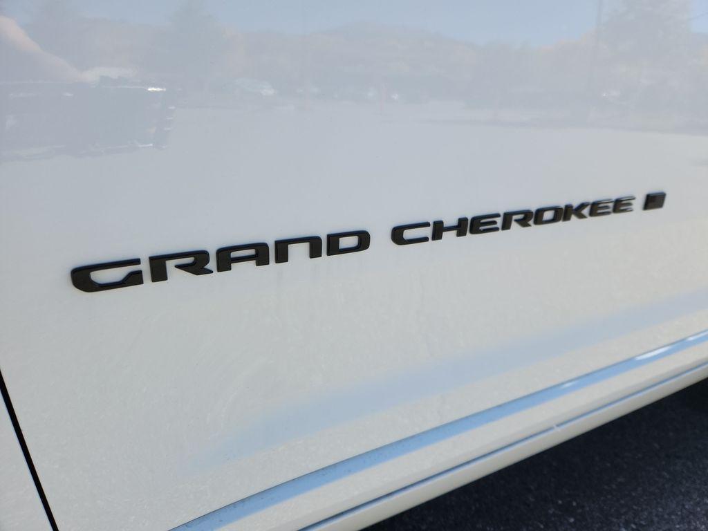 new 2025 Jeep Grand Cherokee car, priced at $66,758