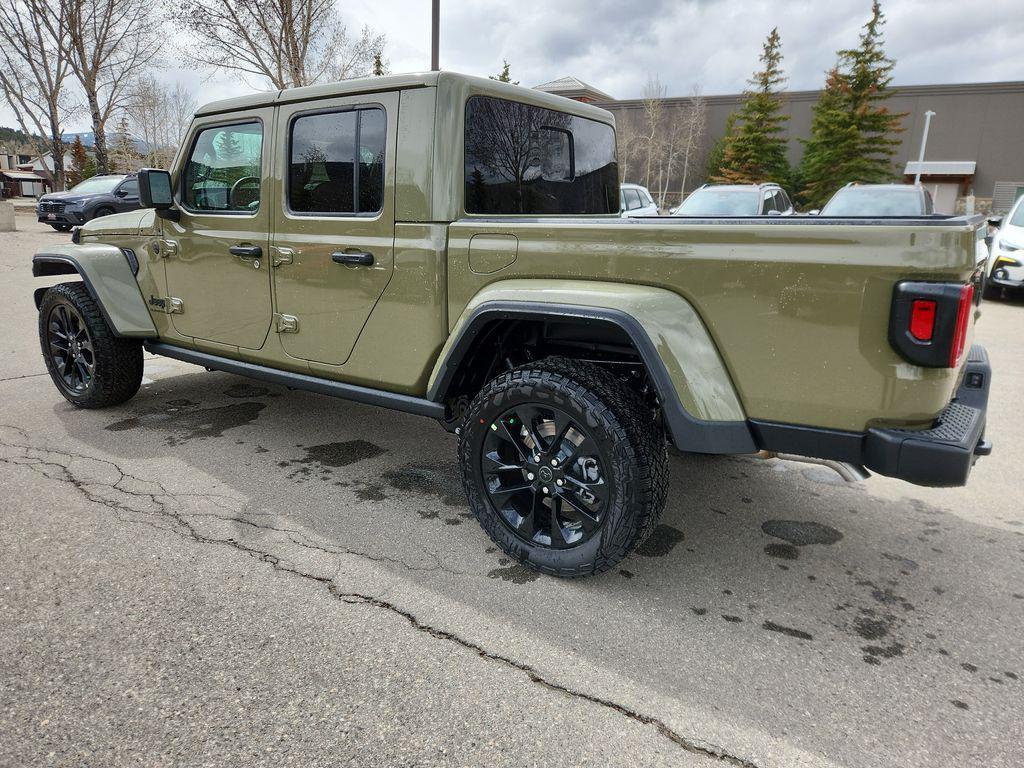 new 2025 Jeep Gladiator car, priced at $40,555