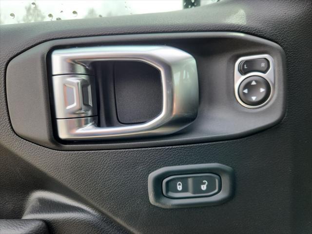 new 2025 Jeep Gladiator car, priced at $47,330