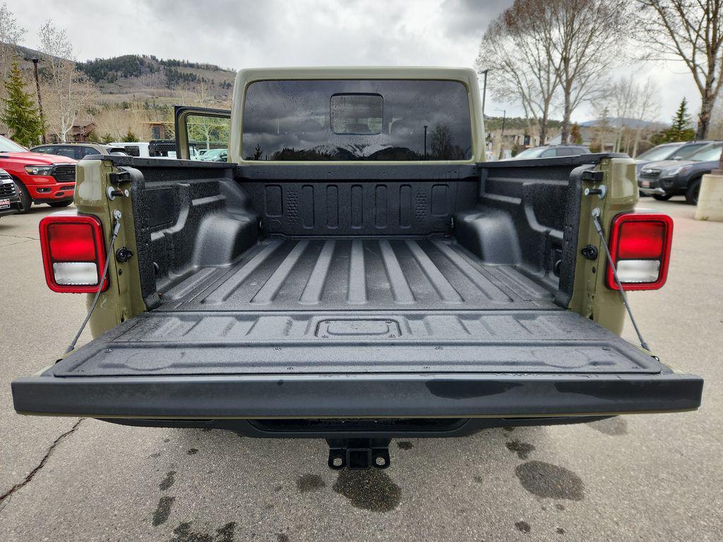 new 2025 Jeep Gladiator car, priced at $40,555