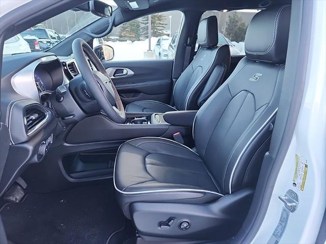 new 2025 Chrysler Pacifica car, priced at $55,029