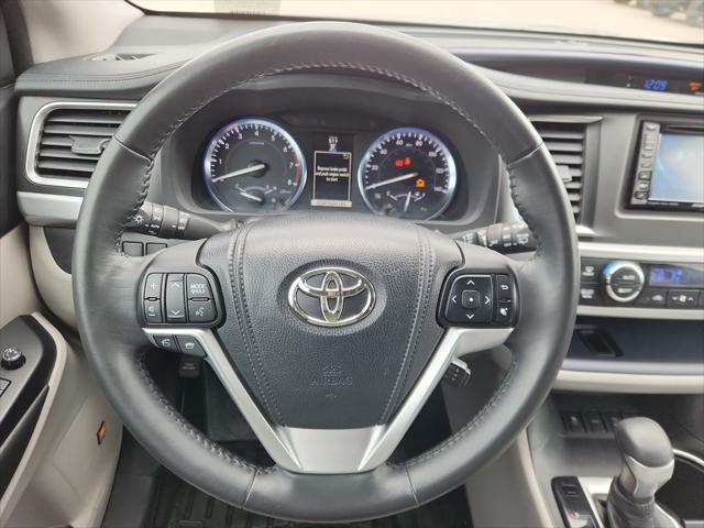 used 2014 Toyota Highlander car, priced at $23,499