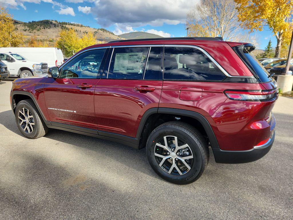 new 2025 Jeep Grand Cherokee car, priced at $43,309