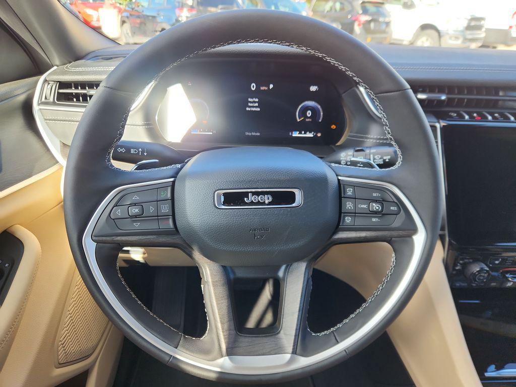 new 2025 Jeep Grand Cherokee car, priced at $43,309