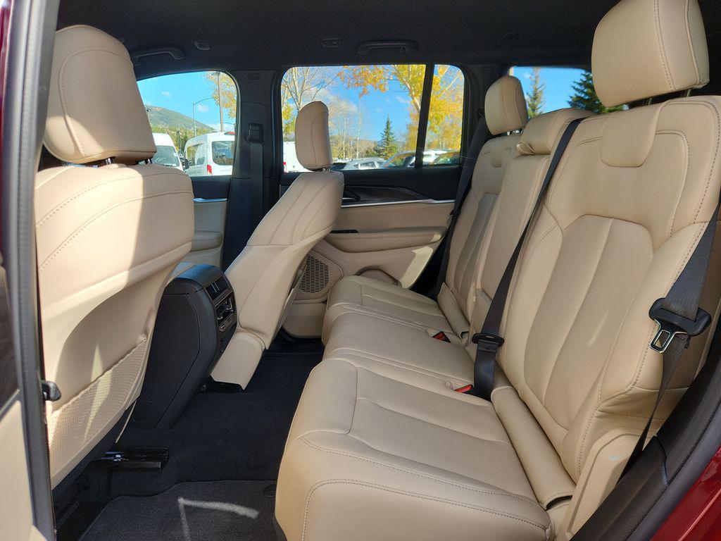 new 2025 Jeep Grand Cherokee car, priced at $43,309