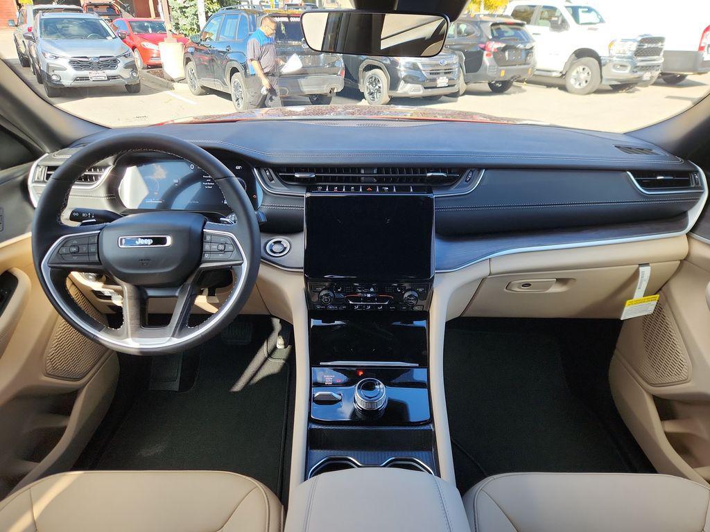 new 2025 Jeep Grand Cherokee car, priced at $43,309