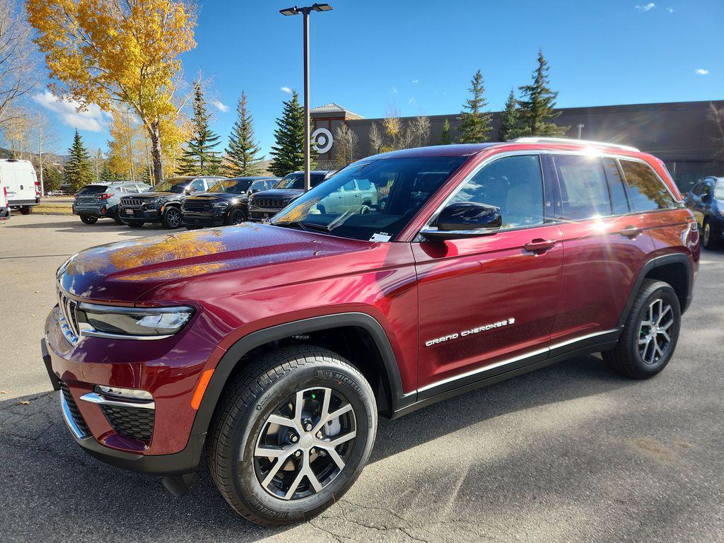 new 2025 Jeep Grand Cherokee car, priced at $43,309