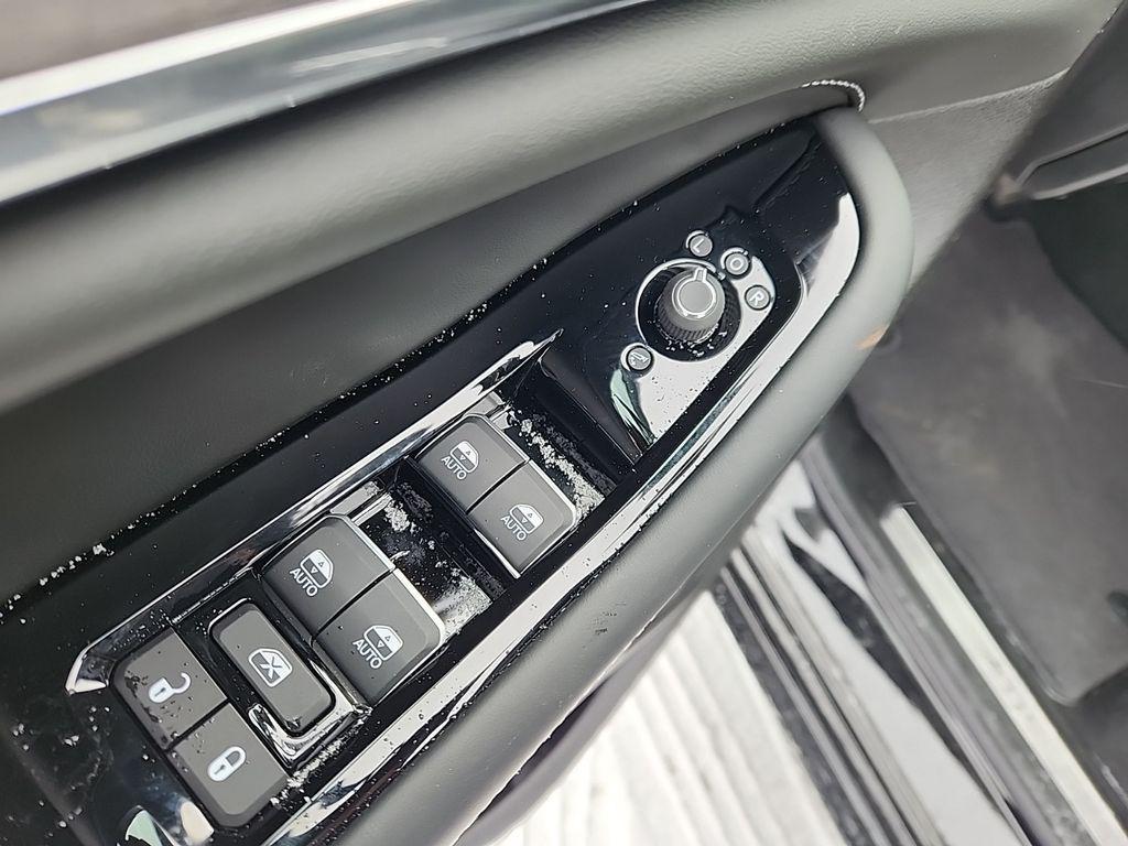 new 2025 Jeep Grand Cherokee L car, priced at $61,411