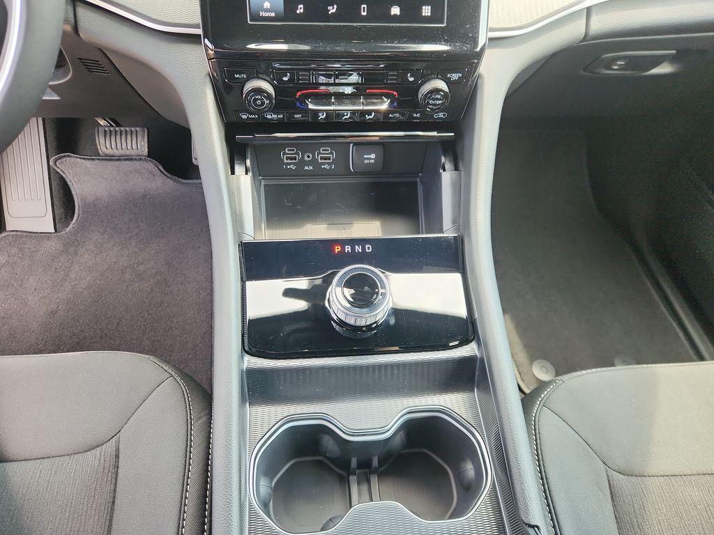 new 2025 Jeep Grand Cherokee car, priced at $40,687