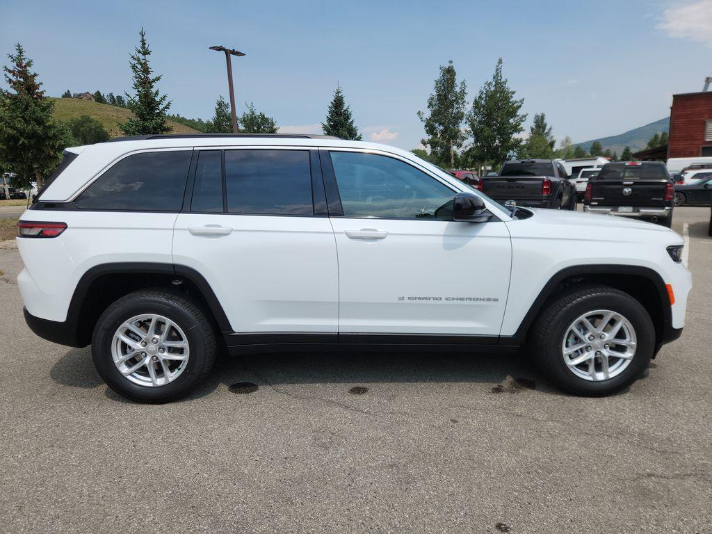 new 2025 Jeep Grand Cherokee car, priced at $40,687