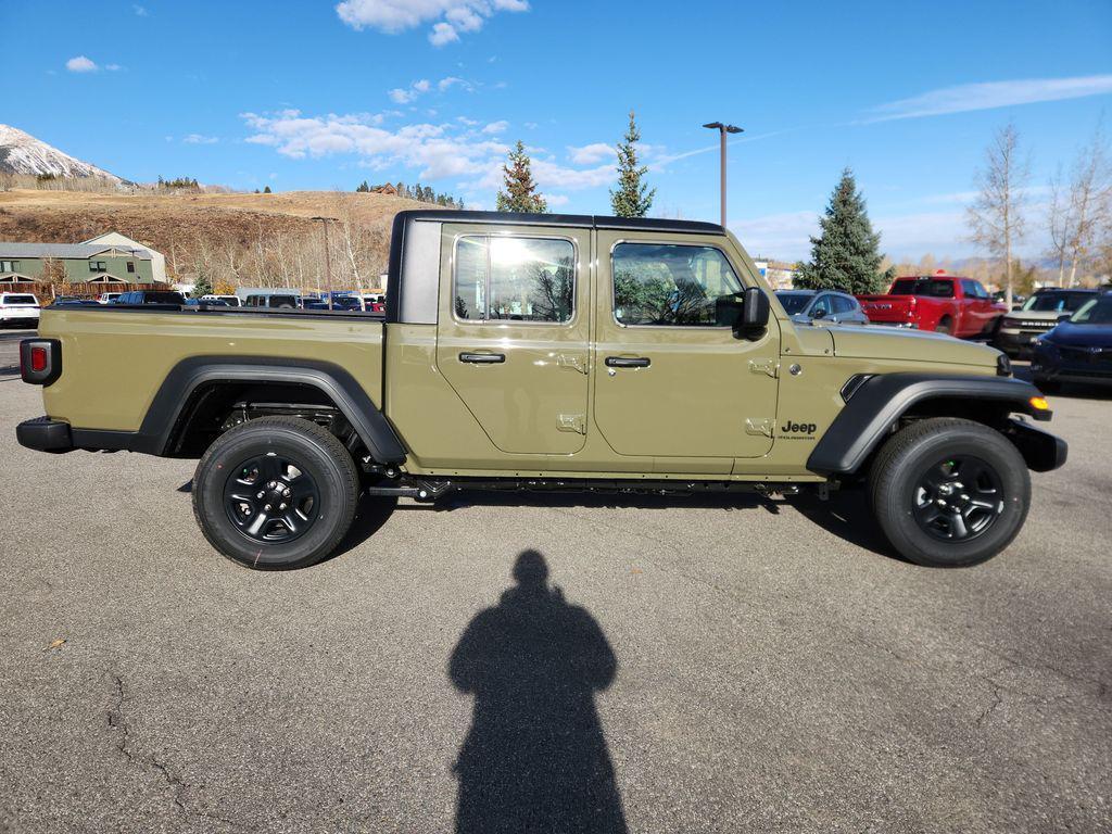 new 2025 Jeep Gladiator car, priced at $42,297