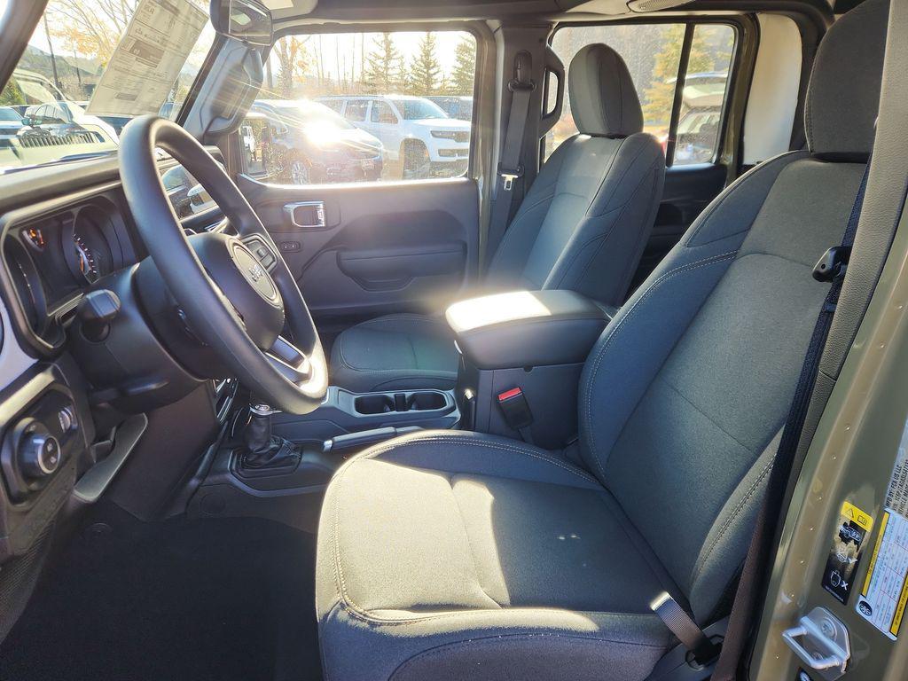 new 2025 Jeep Gladiator car, priced at $42,297