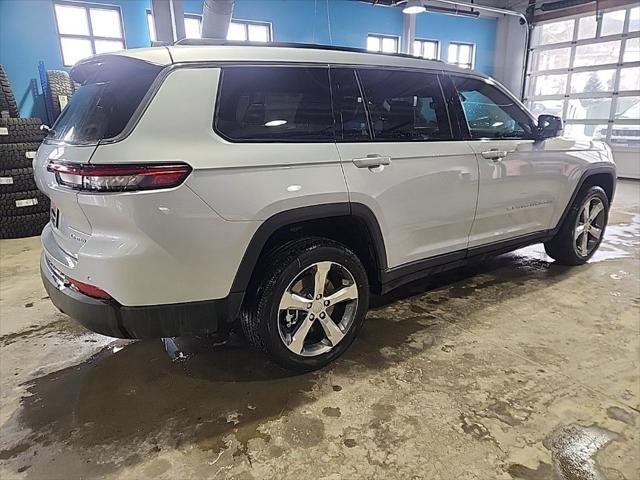 new 2024 Jeep Grand Cherokee L car, priced at $46,304