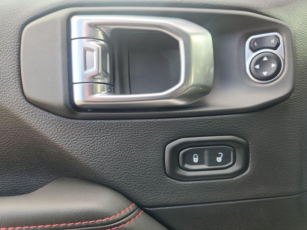 new 2025 Jeep Wrangler car, priced at $66,400