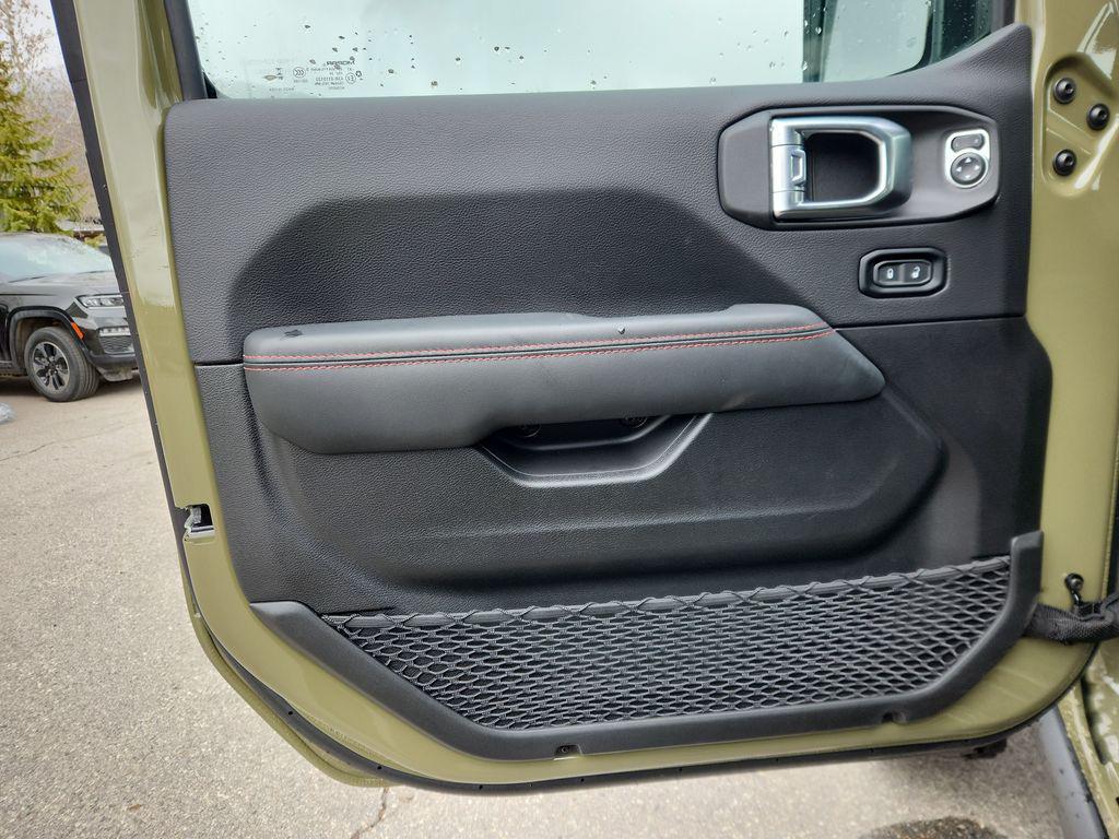 new 2025 Jeep Wrangler car, priced at $61,149