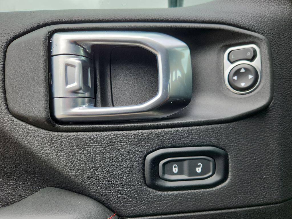 new 2025 Jeep Wrangler car, priced at $61,149